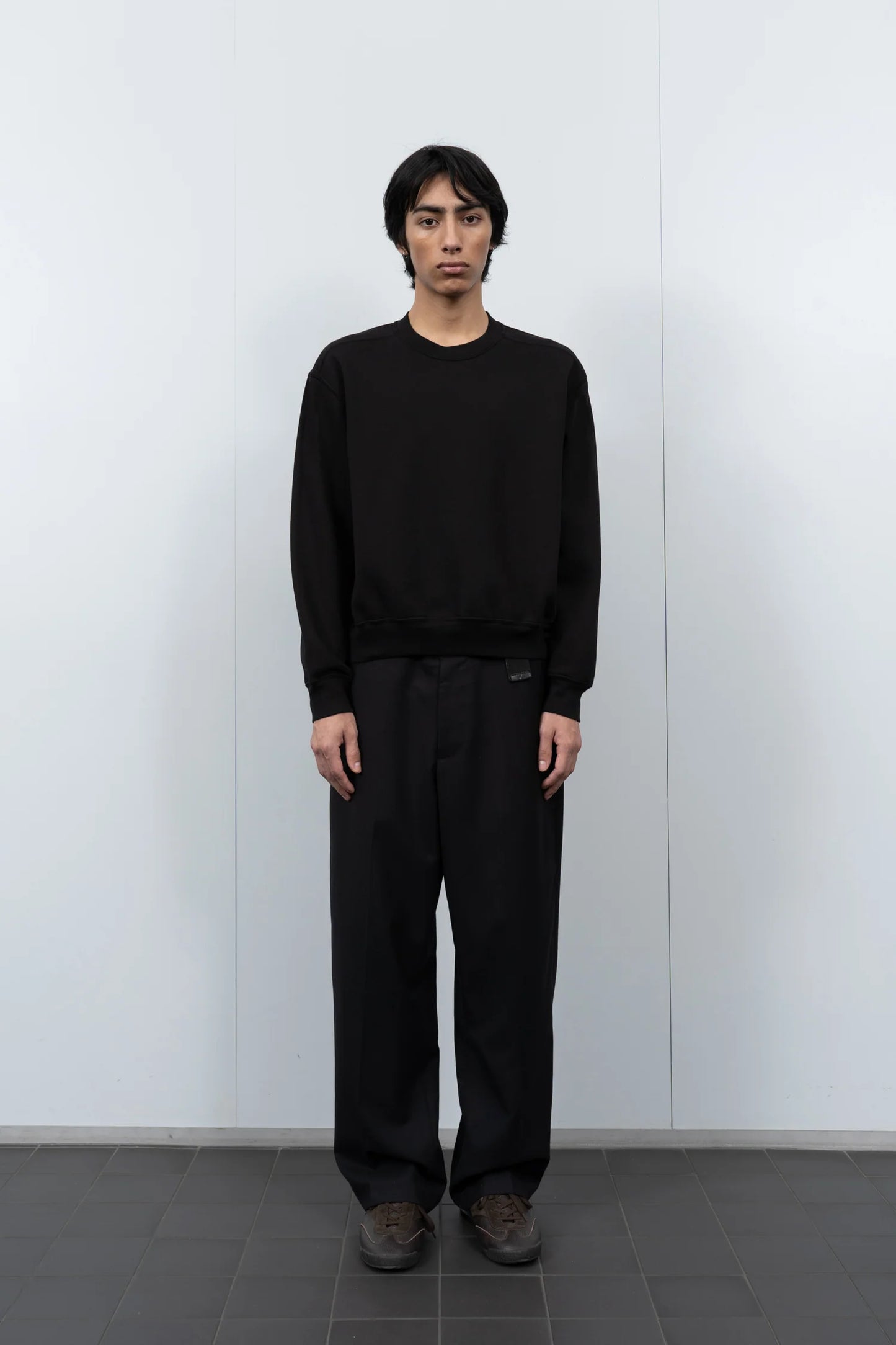 LADY WHITE CO. MINI CREWNECK - BLACK