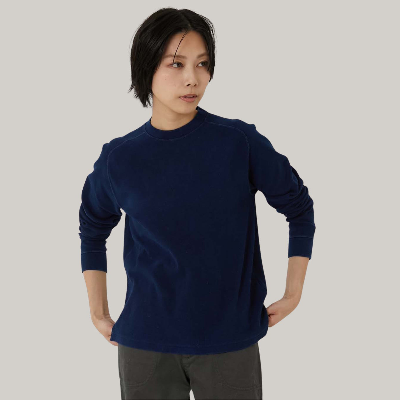 BLUE BLUE JAPAN MOD HAND DYED SLUB COTTON CREWNECK LS TEE - INDIGO