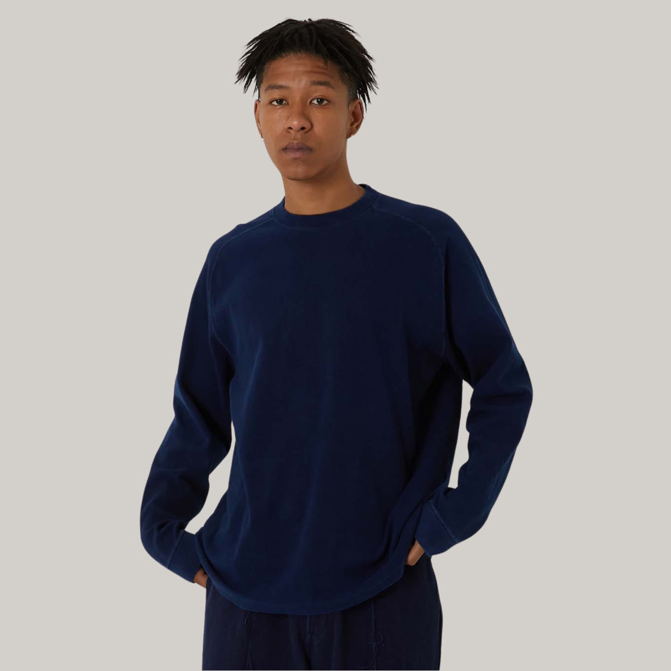 BLUE BLUE JAPAN MOD HAND DYED SLUB COTTON CREWNECK LS TEE - INDIGO