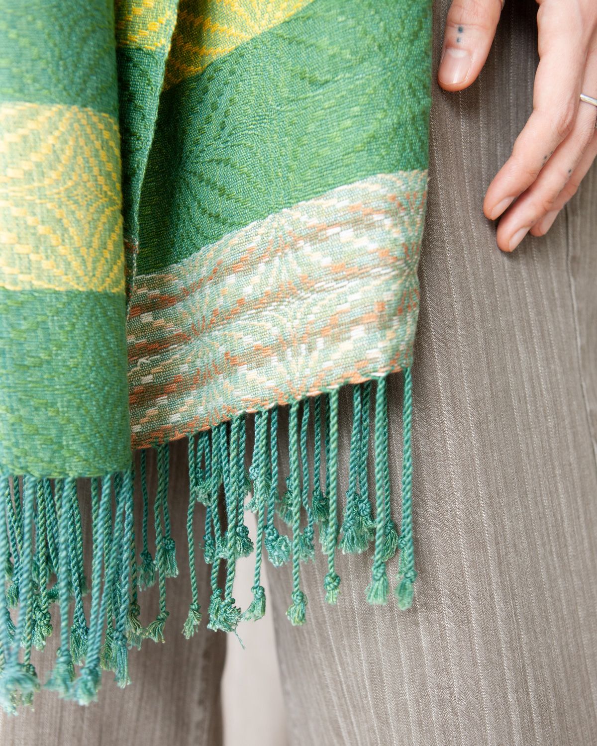 W'MENSWEAR STAR SCARF - GREEN STRIPE