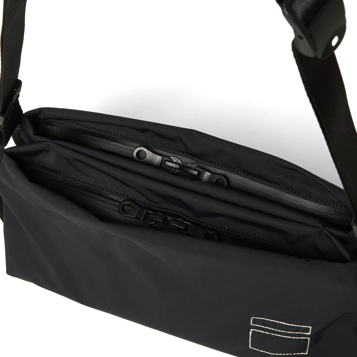 BLANKOF BELLOWS BAG 4 - (S) - BLACK