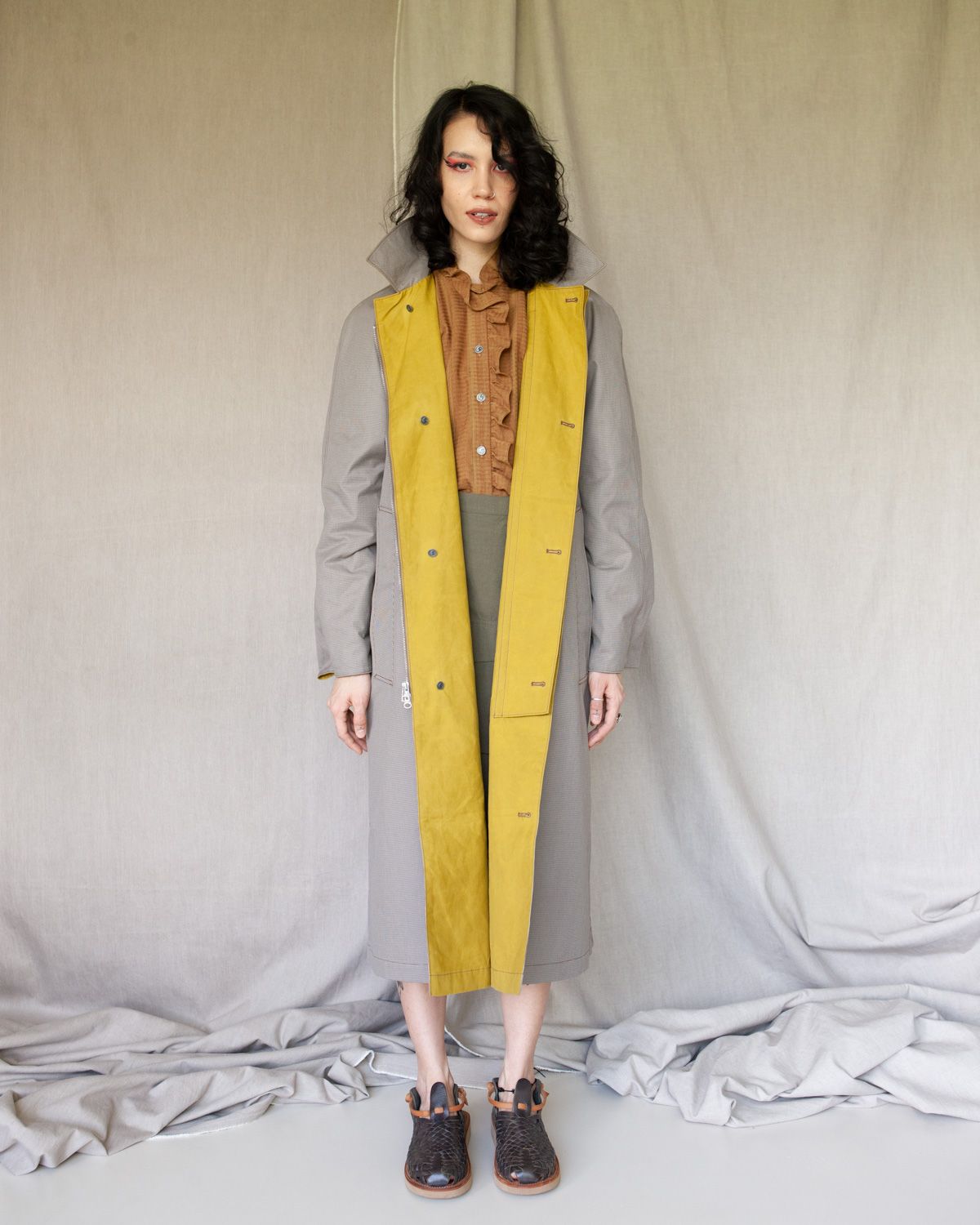W'MENSWEAR REVERSIBLE CYCLING TRENCH - OLIVINE