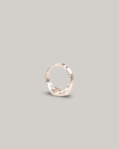 THE OUZE RAW ORANGE SAPPHIRE ROUND SIGNET - STERLING SILVER