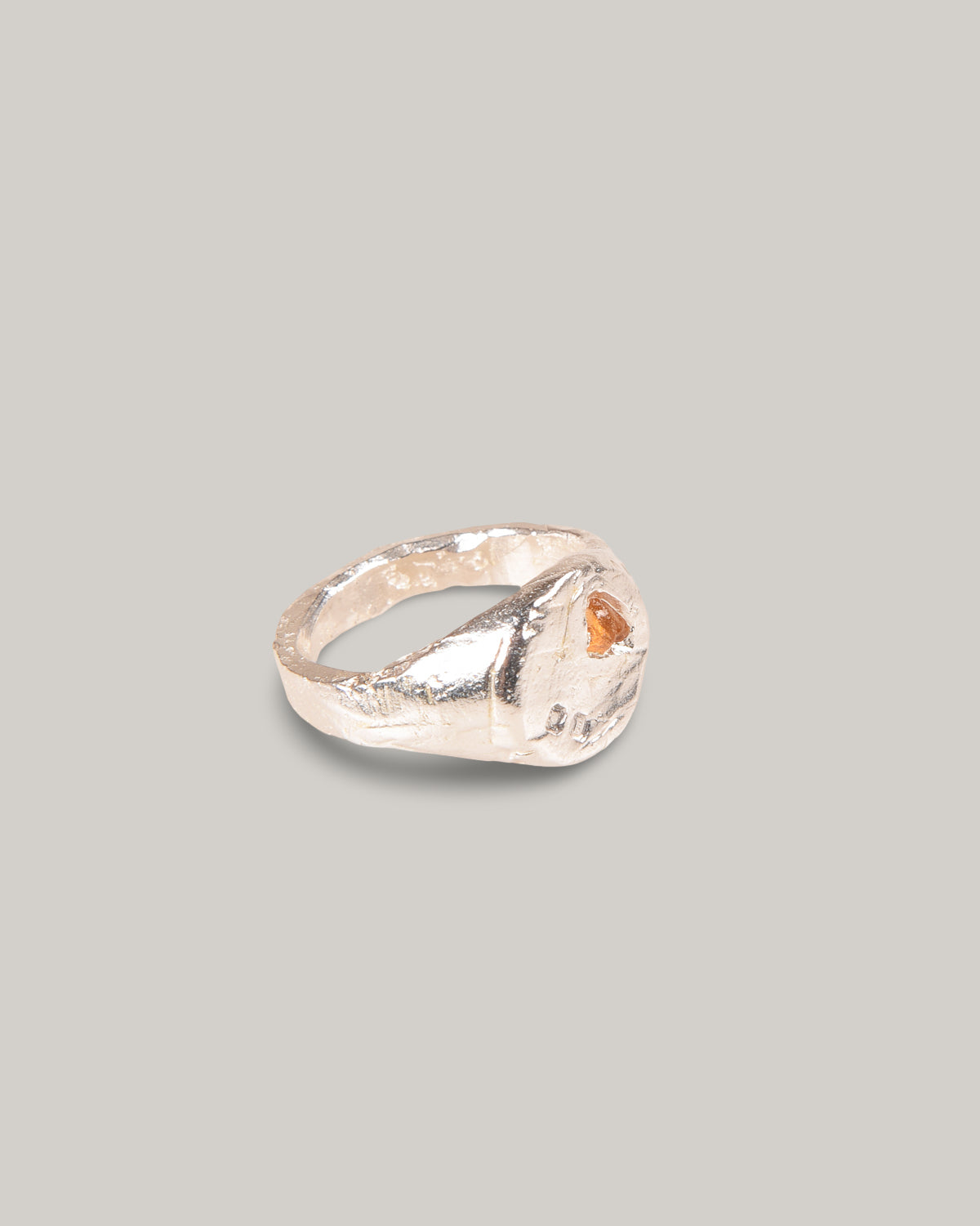 THE OUZE RAW ORANGE SAPPHIRE ROUND SIGNET - STERLING SILVER