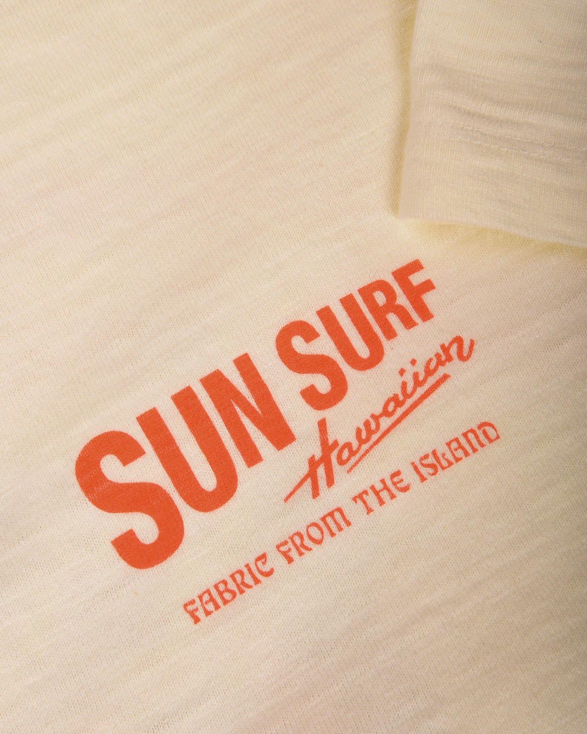 SUN SURF SLUB YARN TEE 'FRESH ISLAND CHICKEN' - OFF WHITE